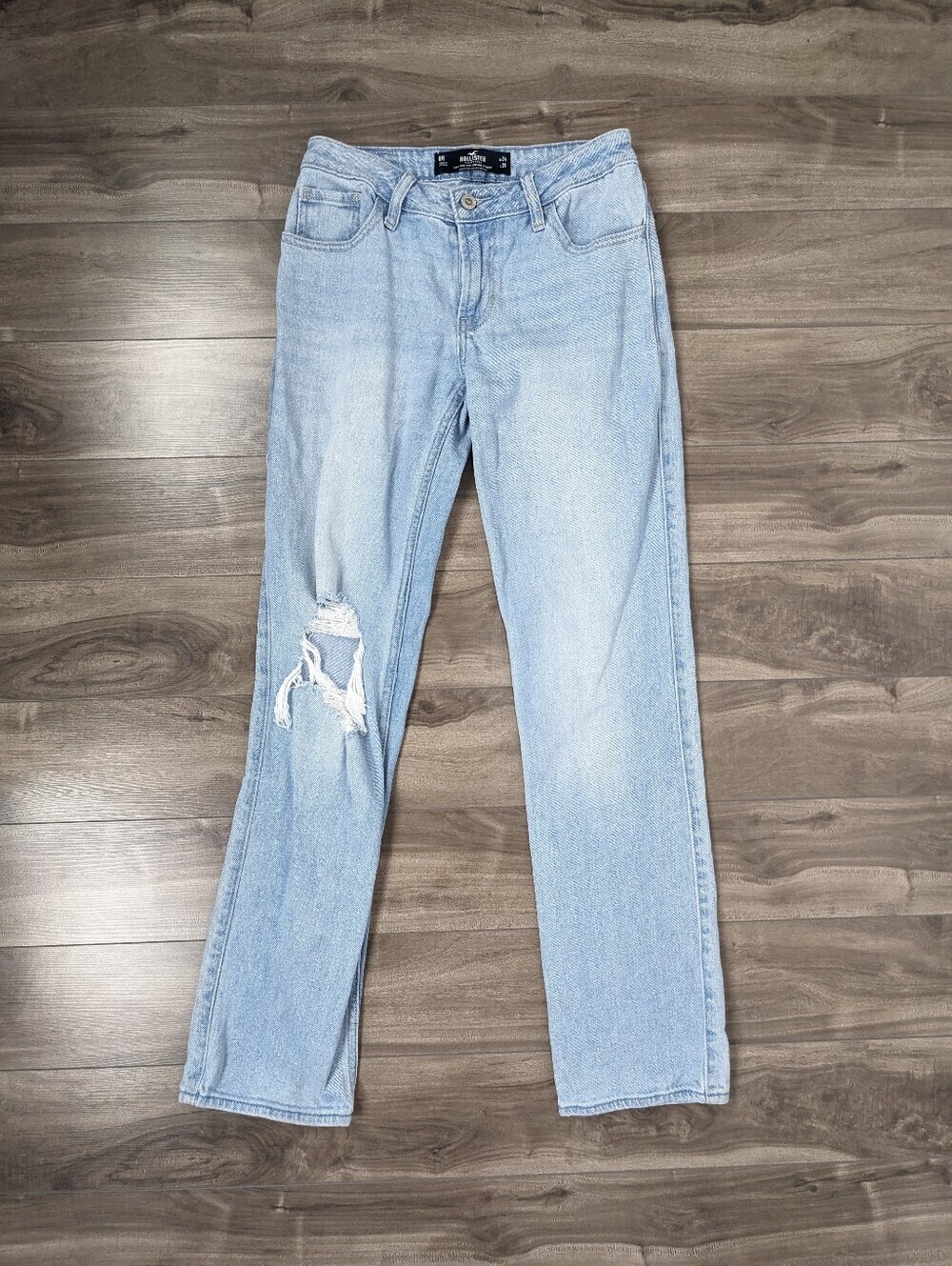 Hollister Low Rise Jeans 90's Vintage Straight Size 24 Light Wash Distressed